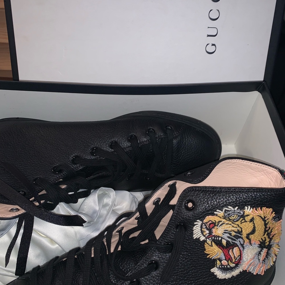 Mens shoes